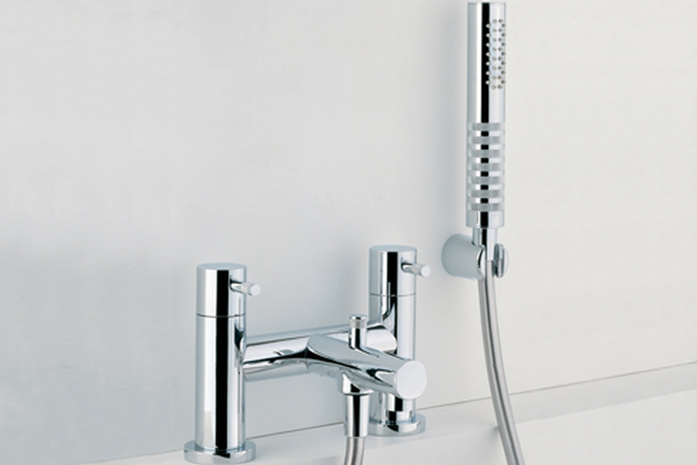 Diametrotrentacinque bathtub mixer and hand shower