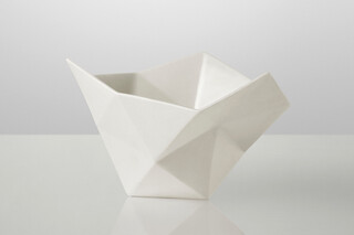 Crushed Bowl small  von  Muuto