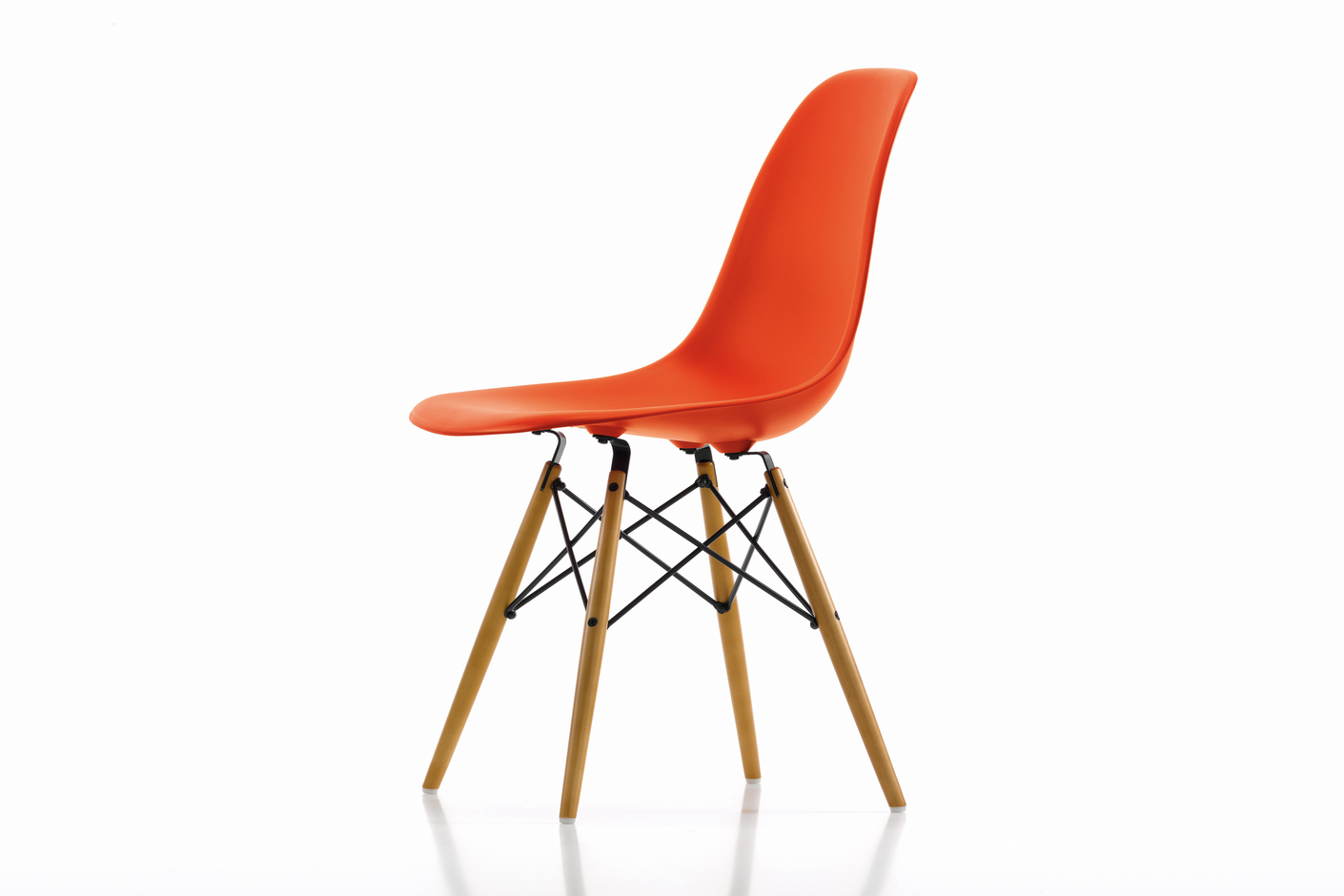 Eames Plastic Side Chair DSW